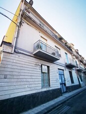 Bilocale in Via Vitaliti 117, Catania, 1 bagno, 89 m², abitabile