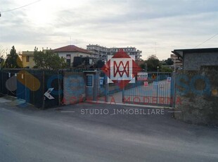 Box di nuova costruzione, in vendita in Via M. E. Basso 16, Ventimiglia