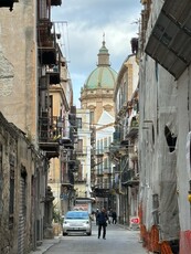 Casa a Palermo in Via Porta di Castro, Alberghiera