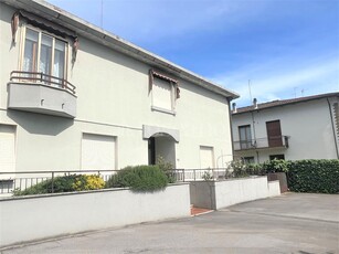 Casa a Prato in Viale Borgo Valsugana