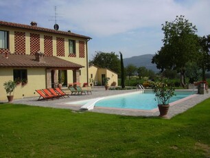 Casa colonica a Vicchio, 7 locali, 2 bagni, giardino privato, 200 m²