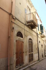 Casa indipendente a Canosa di Puglia, 2 locali, 2 bagni, 67 m²