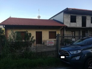 Casa indipendente in SS 171 15, Chiaravalle Centrale, 4 locali, 102 m²