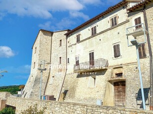 Casa indipendente in vendita a Massa Martana