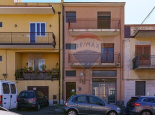 Casa indipendente in Via ETNEA, Tremestieri Etneo, 6 locali, 3 bagni