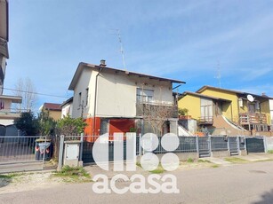 Casa indipendente in Via segantini, Cesenatico, 6 locali, 2 bagni