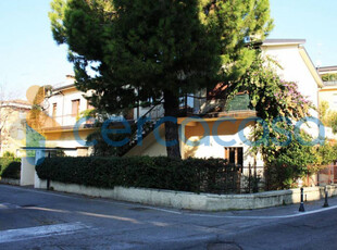 Casa semi indipendente in vendita a Desenzano Del Garda