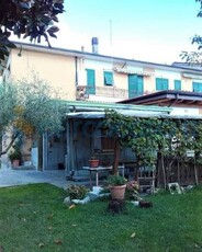 Casa semi indipendente in vendita in Via Fossone 8/a, Carrara