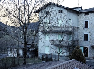 Casa semindipendente in Via Pradella 18, Schilpario, 10 locali, 450 m²