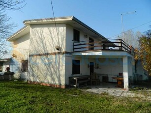 Casa singola in vendita in Camponi, Colfelice