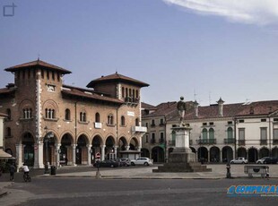 Edificio-Stabile-Palazzo in Vendita ad Montagnana