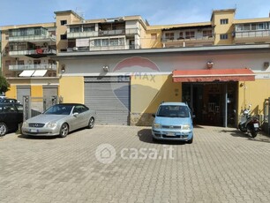Negozio/Locale commerciale in Vendita in Via Tiziano 36 -20 a Palermo