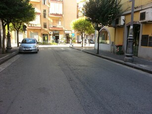 Negozio / Locale in vendita a Salerno - Zona: Torrione