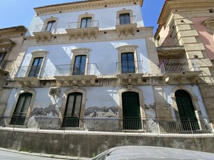 Palazzo in Via Marconi, Scordia, 10 locali, 2 bagni, 197 m² in vendita