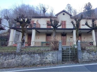 Porzione di casa in Via Sant'Anna 81, Argegno, 2 locali, 1 bagno