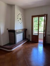 Quadrilocale in Viale IV Novembre 12345, Borgo San Lorenzo, 1 bagno