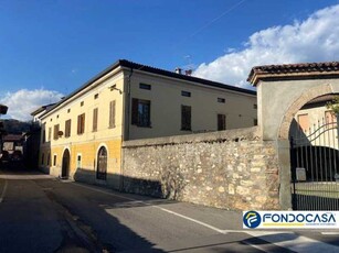 Rustico-Casale-Corte in Vendita ad Adro - 180000 Euro