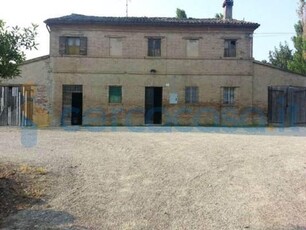 Rustico casale da ristrutturare in vendita a Pesaro