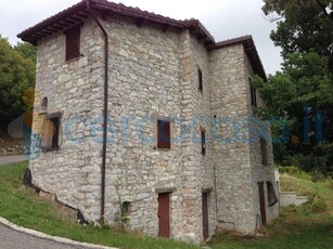 Rustico casale in vendita in Podalla, Fiastra