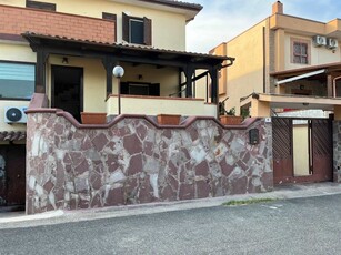 Trilocale a Castel Volturno, 2 bagni, 130 m², piano rialzato