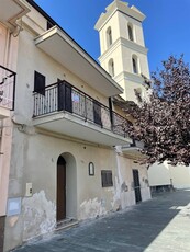 Trilocale a Castel Volturno, 3 bagni, 105 m², stato ristrutturato