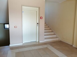 Trilocale ad Avellino, 2 bagni, 110 m², 5° piano, ascensore in vendita