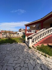 Villa a Castel Volturno, 4 locali, 2 bagni, giardino privato, 220 m²