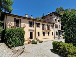 Villa a Como, 10 locali, 6 bagni, con box, 1000 m², porta blindata