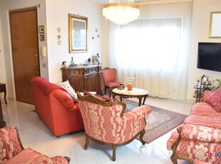 Villa a Santa Maria Imbaro, 9 locali, 3 bagni, giardino privato