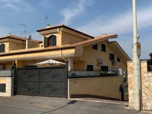 Villa in Vendita ad Guidonia Montecelio - 255000 Euro