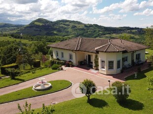 Villa in Vendita in Strada di Cangelasio a Salsomaggiore Terme