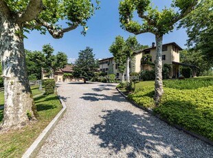 Villa in Via Boscaccio, Rogeno, 16 locali, 7 bagni, giardino privato