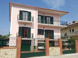 Villa in VIA COMBRA, Sessa Aurunca, 16 locali, giardino privato
