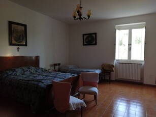 Villa in Via Molinelle, Avellino, 6 locali, 3 bagni, giardino privato