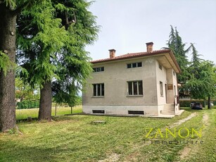 Villa singola in Via Gorizia, Farra d'Isonzo, 5 locali, 1 bagno, 95 m²