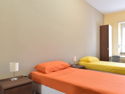 Spaziosa camera in appartamento con 3 camere da letto a Centocelle, a Roma