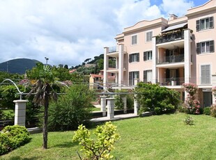 Appartamento di lusso di 90 m² in vendita Vico Altino 5, Finale Ligure, Liguria