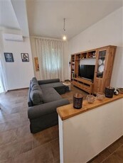 Appartamento in buono stato di 85 mq. a Marina Di Carrara