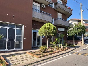 Appartamento in vendita a Camporotondo Etneo