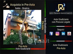 Appartamento in Vendita in Via Giuseppe Perego 75 a Roma