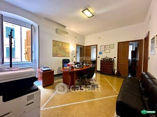 Appartamento in Vendita in Via Merano 23 a Genova