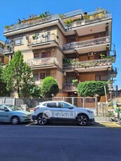 Appartamento in Vendita in Via Raffaele Battistini a Roma