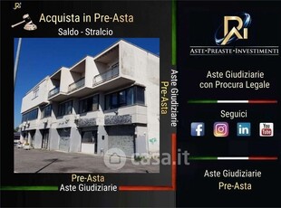 Appartamento in Vendita in Via Roiate 7 a Roma