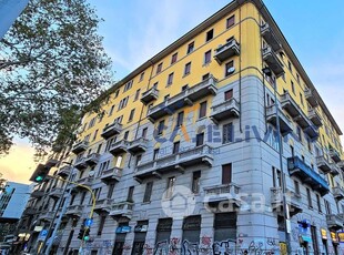 Appartamento in Vendita in Viale Cassala 75 a Milano