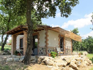 Casa a Bolsena con terrazza coperta