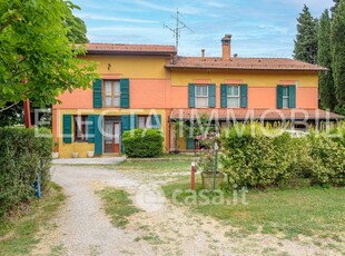 Casa Bi/Trifamiliare in Vendita in Via dei Colli 43 a Bologna