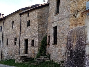 casa in sasso da ultimare di ampia metratura