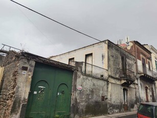 Casa indipendente in vendita a Gravina Di Catania