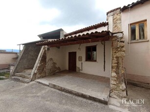 Casa indipendente in vendita a San Demetrio Ne' Vestini