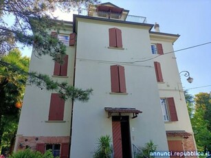 Parma, San Quirico.,In contesto indipendente, trifamiliare,